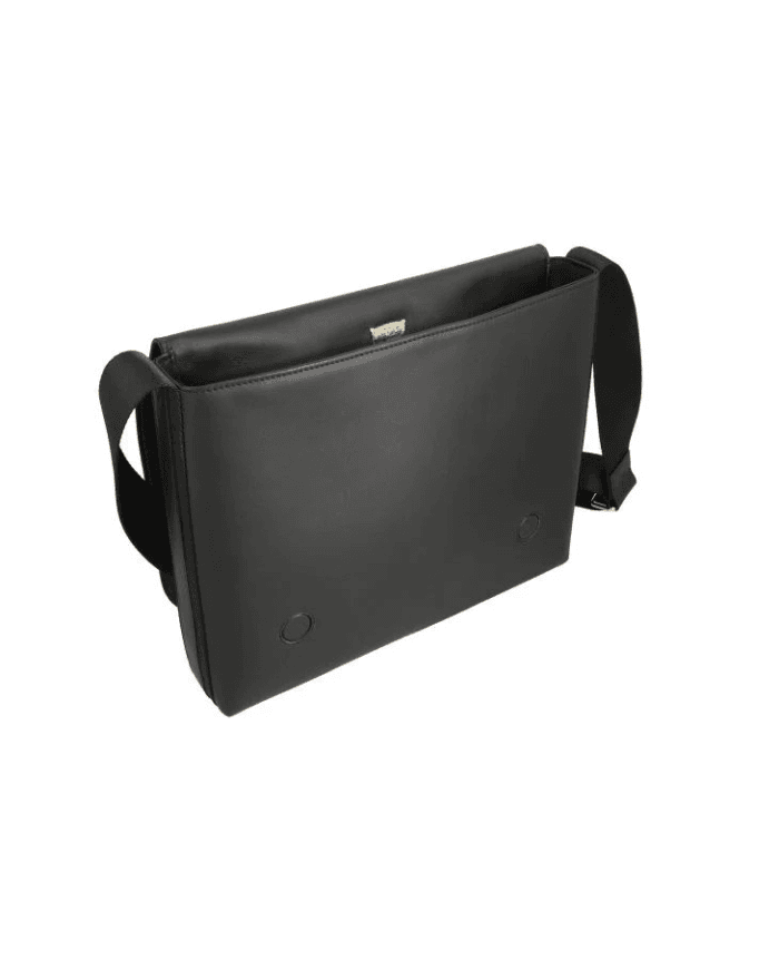 Leather satchel bag with quilted laptop compartment and magnetic flap – suitable for students and office use
